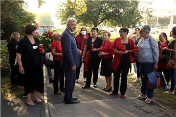 Ususret Nacionalnom danu borbe protiv nasilja nad ženama SDP položio cvijeće