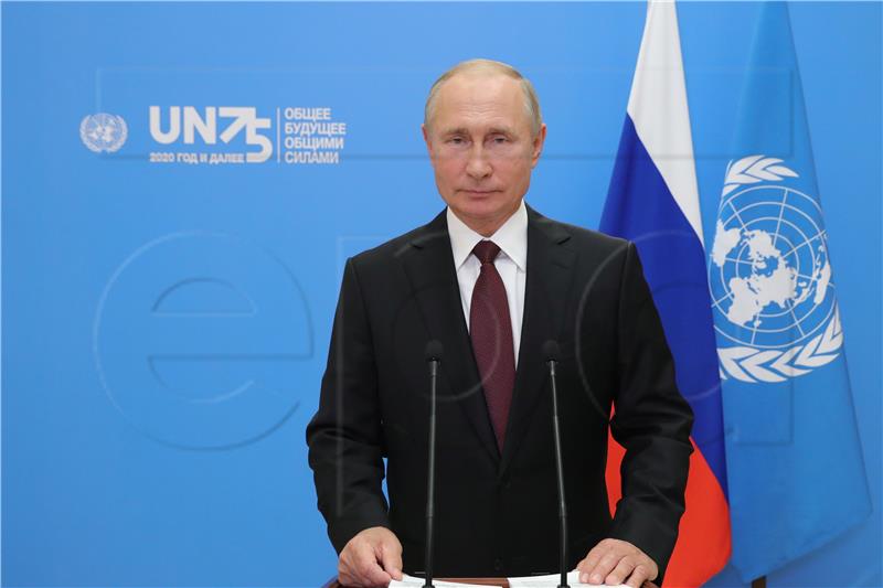 Putin želi snažniji WHO, predlaže konferenciju o cjepivu protiv koronavirusa