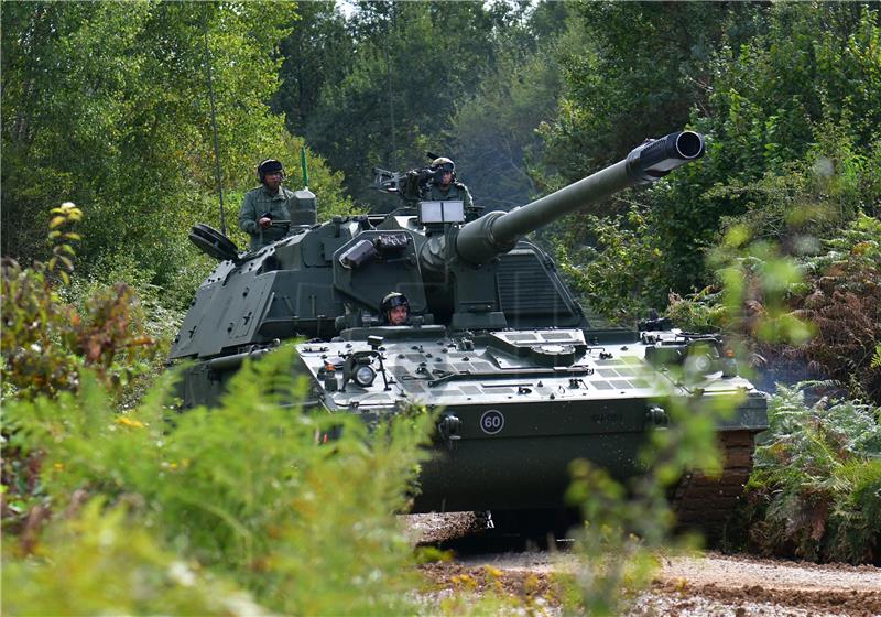 Na Slunju provedeno bojevo gađanje iz Panzer haubica PzH 2000