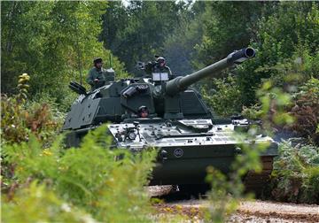 Na Slunju provedeno bojevo gađanje iz Panzer haubica PzH 2000