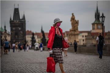 Češka pooštrava ograničenja za javna okupljanja - ministar zdravstva