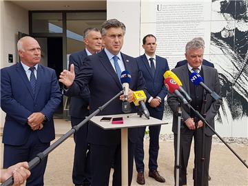 Premijer Plenković sastao se s gradonačelnikom Šibenika Burićem