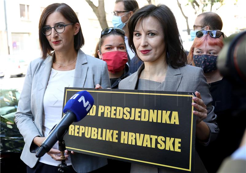 Two opposition MPs stage performance outside Kovacevic's "club"