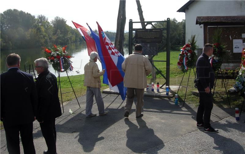 Ponton na Kupi spasio oko 20.000 prognanika