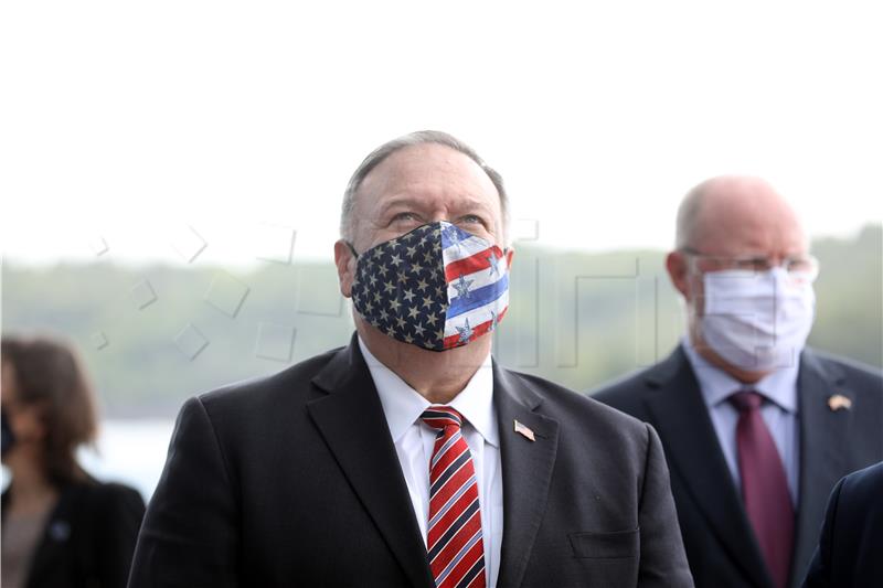 Vlada SAD-a iznimno stabilna unatoč Trumpovoj zarazi koronavirusom - Pompeo