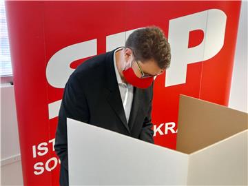 Peđa Grbin glasao na unutarstranačkim izborima SDP-a