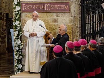 Papa stigao u Asiz gdje će  potpisati encikliku Fratelli Tutti