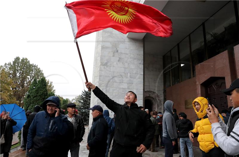  Kirgistan poništio rezultate parlamentarnih izbora - mediji