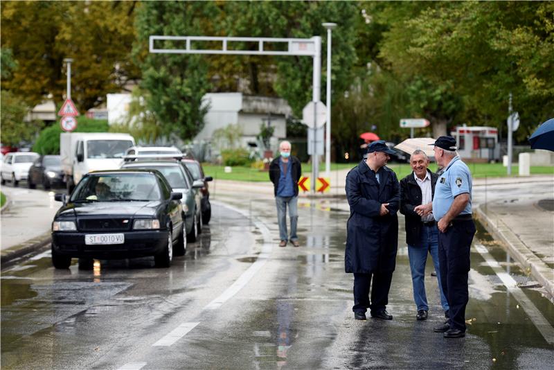 Desetominutna prosvjedna blokada na Jadranskoj magistrali na ulazu u Omiš