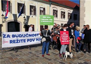 Prosvjed Inicijative za uvođenje niže stope PDV-a na frizerske usluge