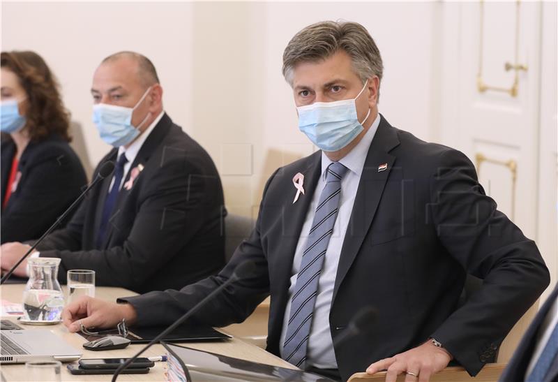 Plenković: Nepridržavanjem mjera ugrožava se zdravlje i gospodarstvo