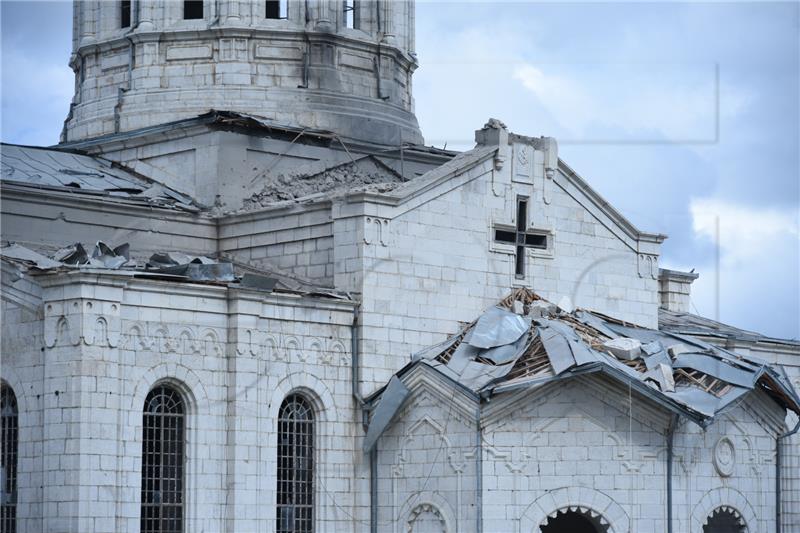 Armenija optužila Azerbajdžan za granatiranje katedrale u Nagorno Karabahu