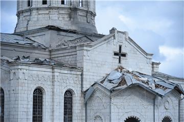 Armenija optužila Azerbajdžan za granatiranje katedrale u Nagorno Karabahu