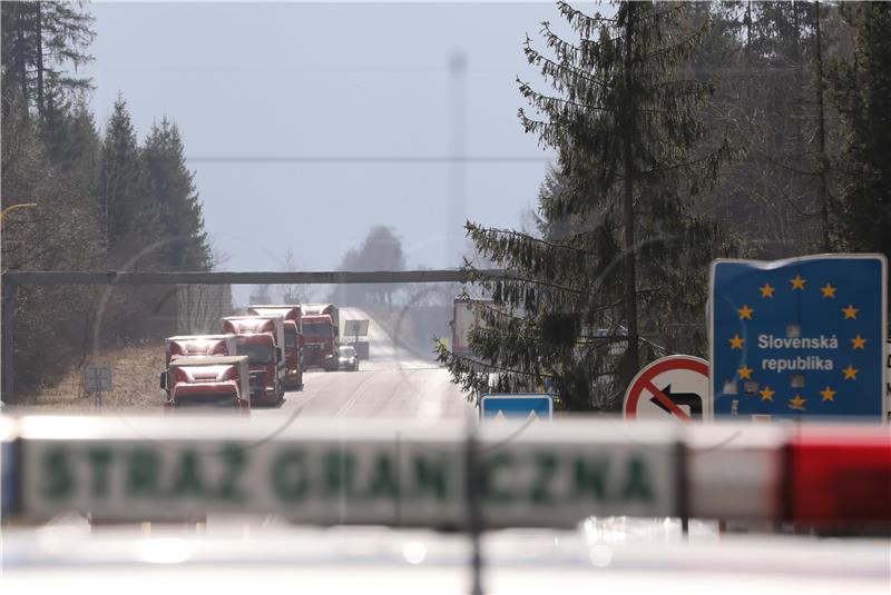 U Slovačkoj broj zaraženih raste, vlada pozvala vojsku u pomoć