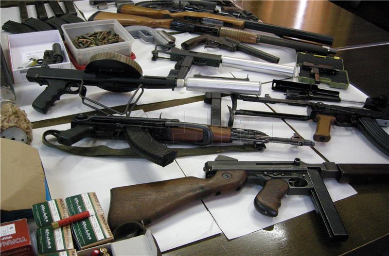 Police call on citizens to hand over weapons without penalties