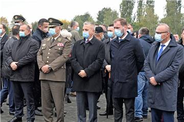 Položeni vijenci na grob general-bojnika Blage Zadre u Vukovaru