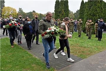 Položeni vijenci na grob general-bojnika Blage Zadre u Vukovaru