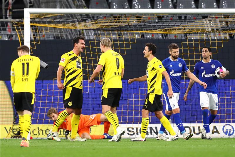 Borussia Dortmund slavila u ruhrskom derbiju 