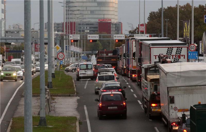 Prosvjed prijevoznika jutros paralizirao zagrebačke prometnice