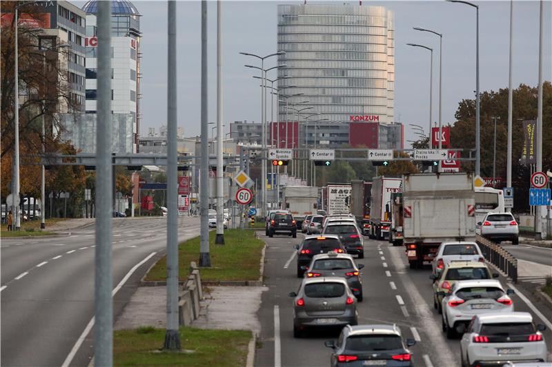 Prosvjed prijevoznika jutros paralizirao zagrebačke prometnice