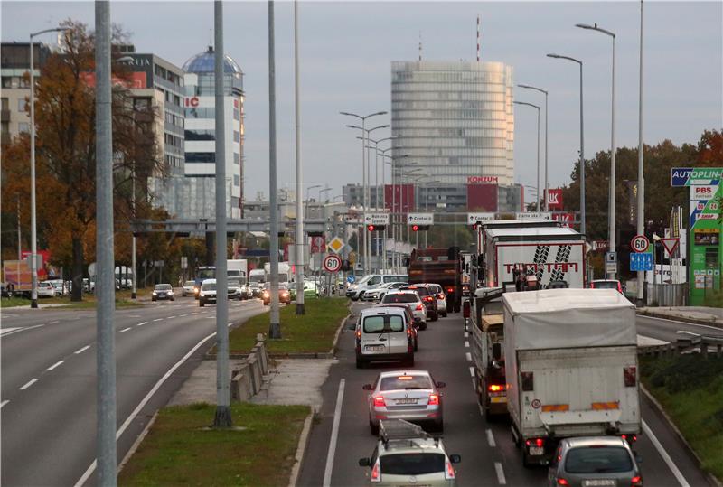 Prosvjed prijevoznika jutros paralizirao zagrebačke prometnice