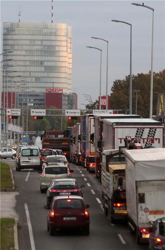 Prosvjed prijevoznika jutros paralizirao zagrebačke prometnice