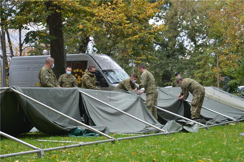 MORH: Hrvatska vojska postavlja šatore ispred Medicinskog fakulteta u Zagrebu