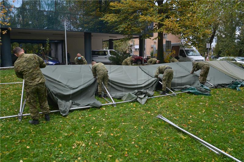 MORH: Hrvatska vojska postavlja šatore ispred Medicinskog fakulteta u Zagrebu