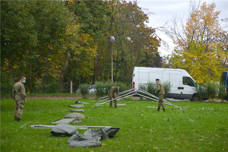 MORH: Hrvatska vojska postavlja šatore ispred Medicinskog fakulteta u Zagrebu