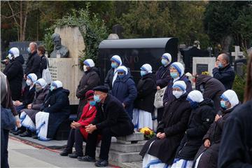 Središnje euharistijsko slavlje i molitva za pokojne na Mirogoju