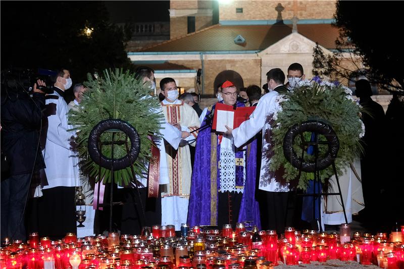 Središnje euharistijsko slavlje i molitva za pokojne na Mirogoju