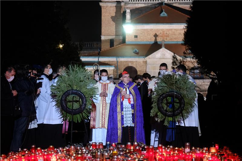 Središnje euharistijsko slavlje i molitva za pokojne na Mirogoju