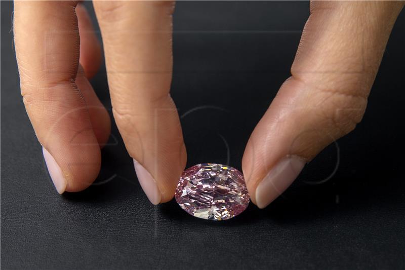 SWITZERLAND AUCTION DIAMOND