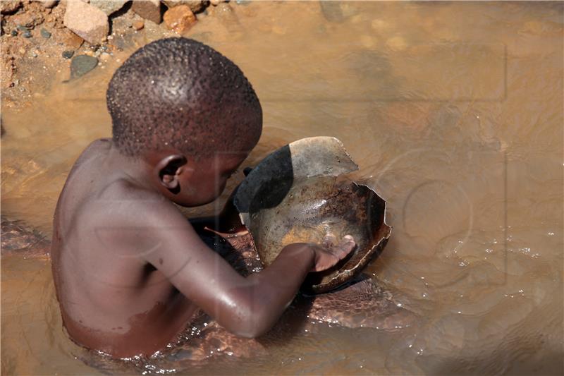 ZIMBABWE ECONOMY CHILD LABOUR