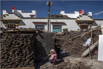 CHINA PHOTO ESSAY TIBET POVERTY ALLEVIATION