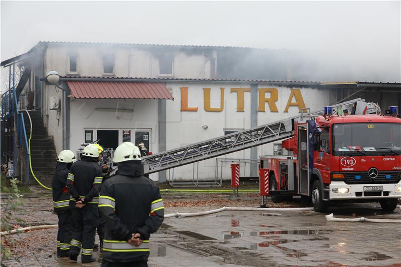 U Sesvetama lokaliziran požar