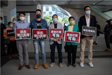 Hong Kong: Masovna ostavka zastupnika nakon razrješenja njihovih četvero kolega