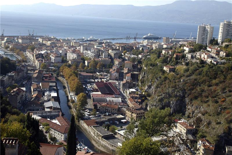 Rijeka: Pogled na Grad Rijeku sa Trsatske gradine