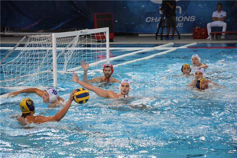 Vaterpolo: Mladost - Pays d'Aix 16-13