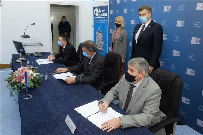 Contract for €70 mn project signed at Rudjer Boskovic Institute