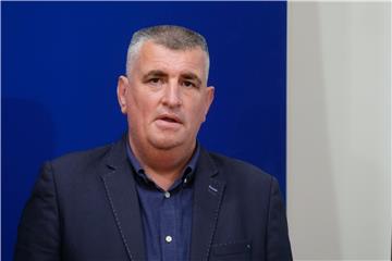 Bulj: Plenković mora prestati financirati SNV