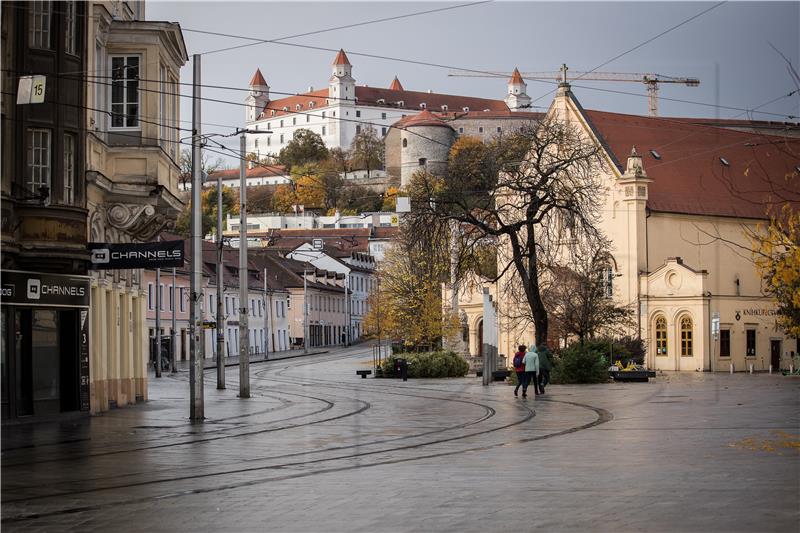 Covid-19: Slovačka krajnja desnica prosvjedovala protiv restrikcija  