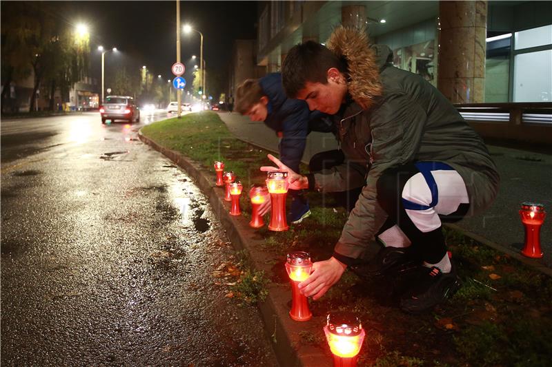 Osječani palili lampione u čast žrtvi Vukovara