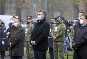 Obilježavanje Dana sjećanja ispred vukovarske bolnice