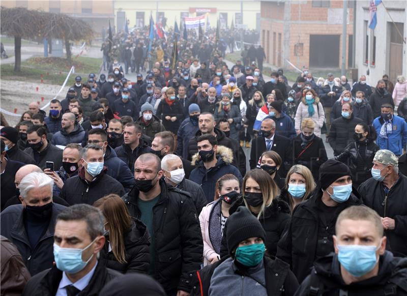 A few thousand people attending Vukovar procession