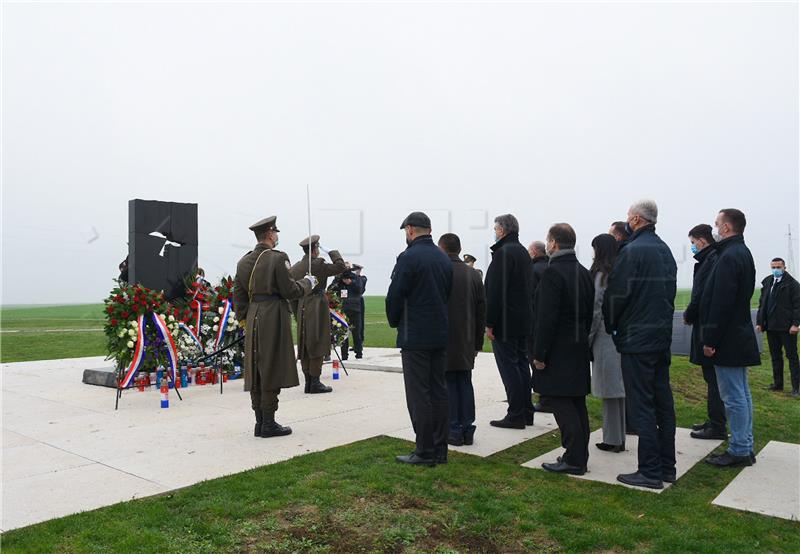 Candles launched into Danube for Vukovar war victims