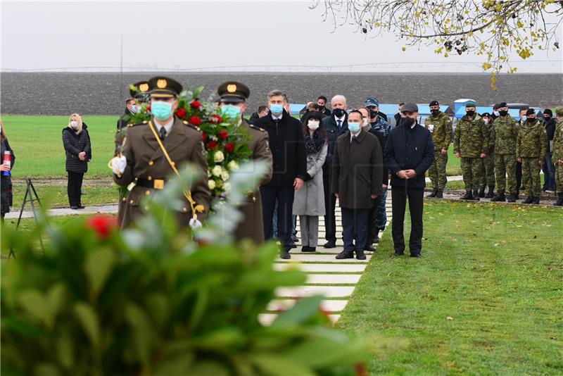 Milosevic says he came to Vukovar with deep respect for innocent victims