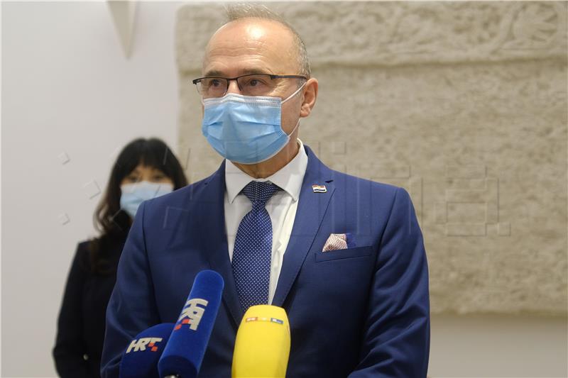 Minister: No Croatian official will meet with Komsic, he doesn't represent Croats