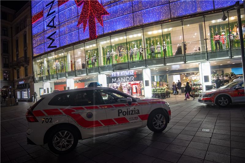 Švicarka u supermarketu napala dvije žene, nije isključen "teroristički motiv"