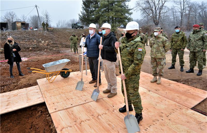 Construction of army field hospital and troop accommodation facility begins at Slunj